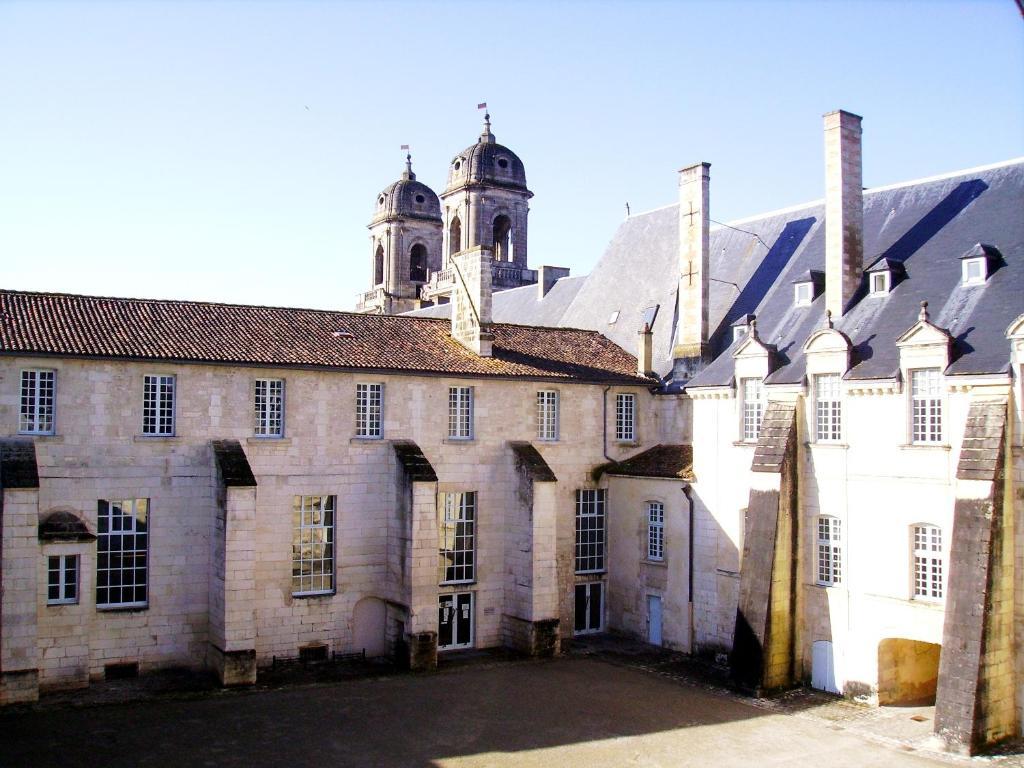 Готель Abbaye Royale Сен-Жан-д'Анжелі Екстер'єр фото