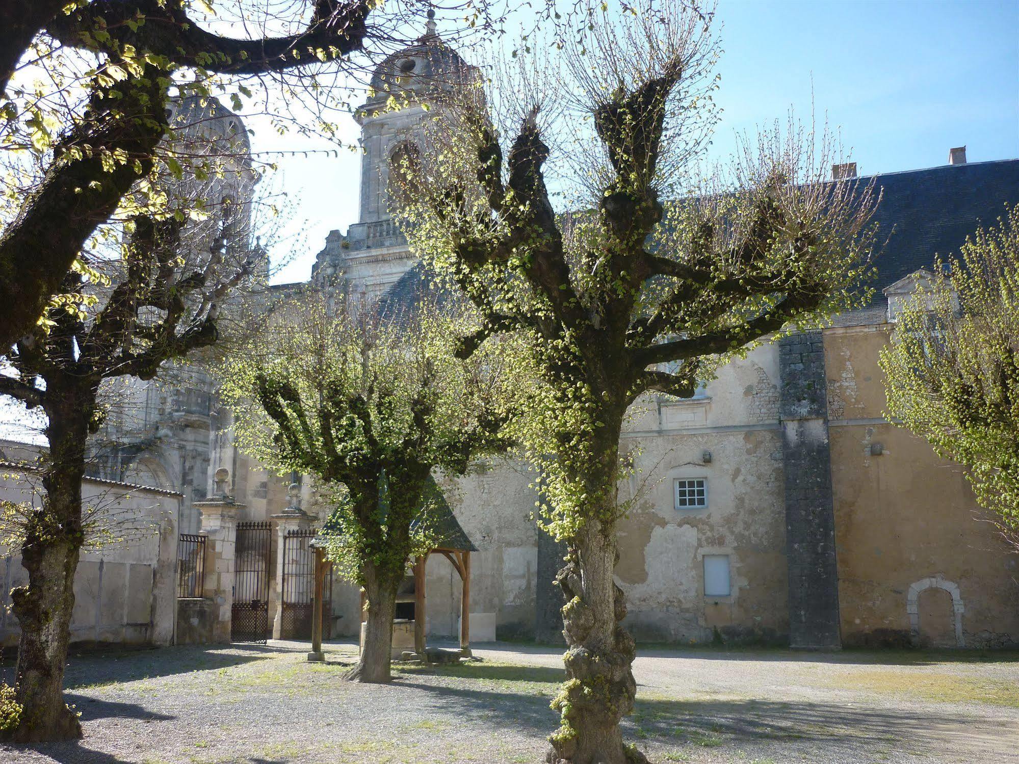 Готель Abbaye Royale Сен-Жан-д'Анжелі Екстер'єр фото