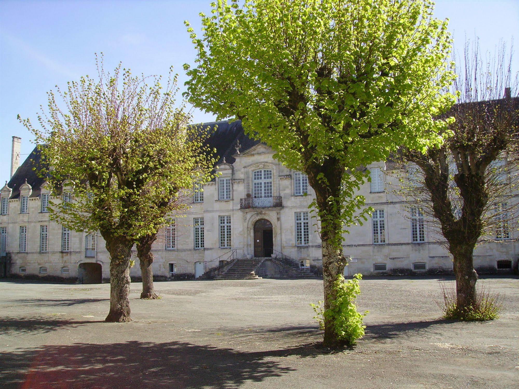 Готель Abbaye Royale Сен-Жан-д'Анжелі Екстер'єр фото